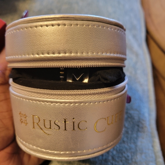 2 Rustic Cuff bracelets - Picture 3 of 3